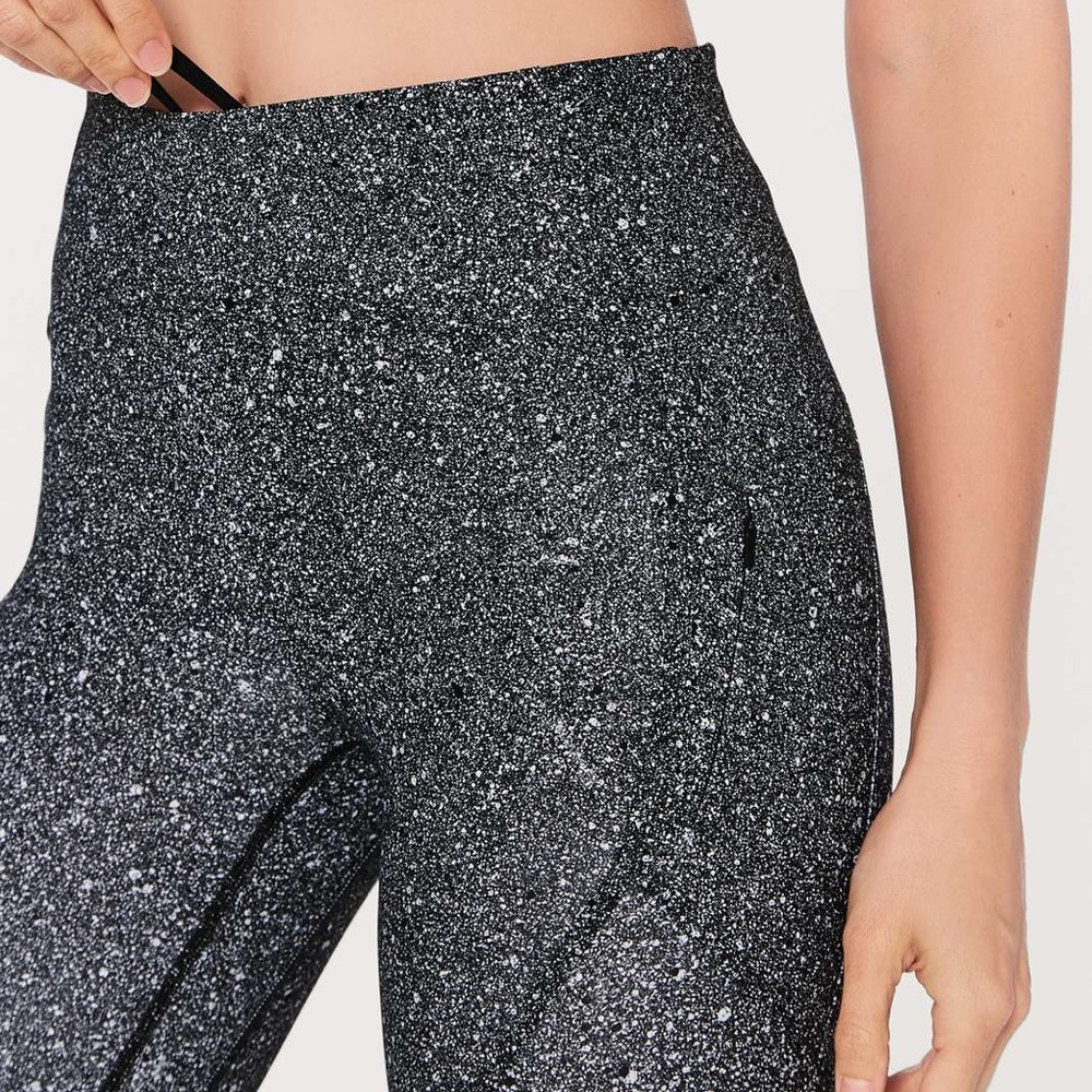 NWT Lululemon Lead the Pack Tight Leggings